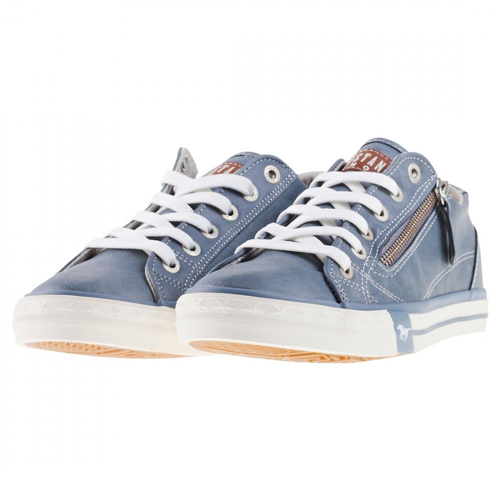 Women’s Zip-Up Trainers by Mustang